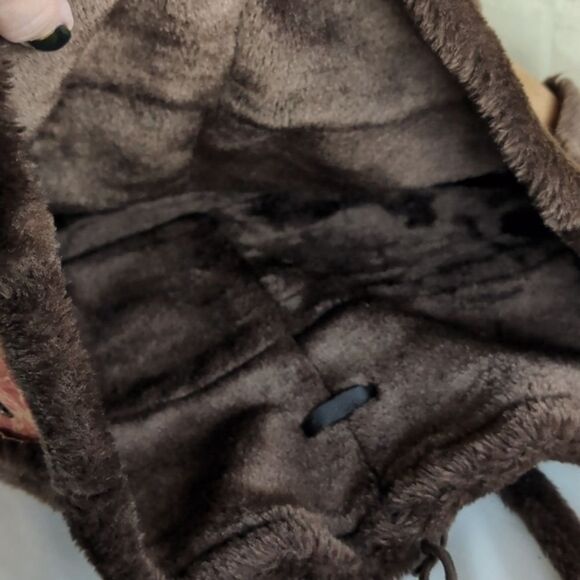 LAPIS Faux Fur and Chamois Cloth Tote - Picture 6 of 11